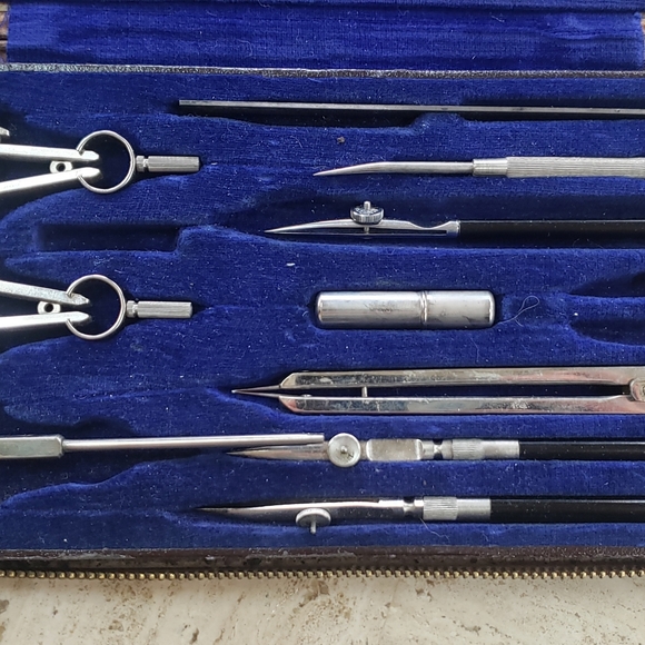 Drafting Compass Set and Case - Picture 4 of 4